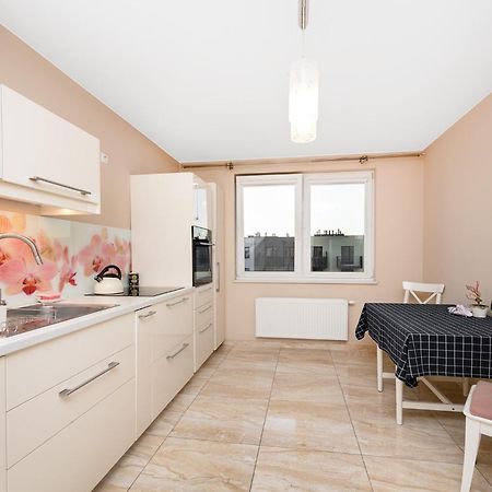 Cozy Corner: Apartment With Wifi And Private Balcony Вроцлав Екстер'єр фото