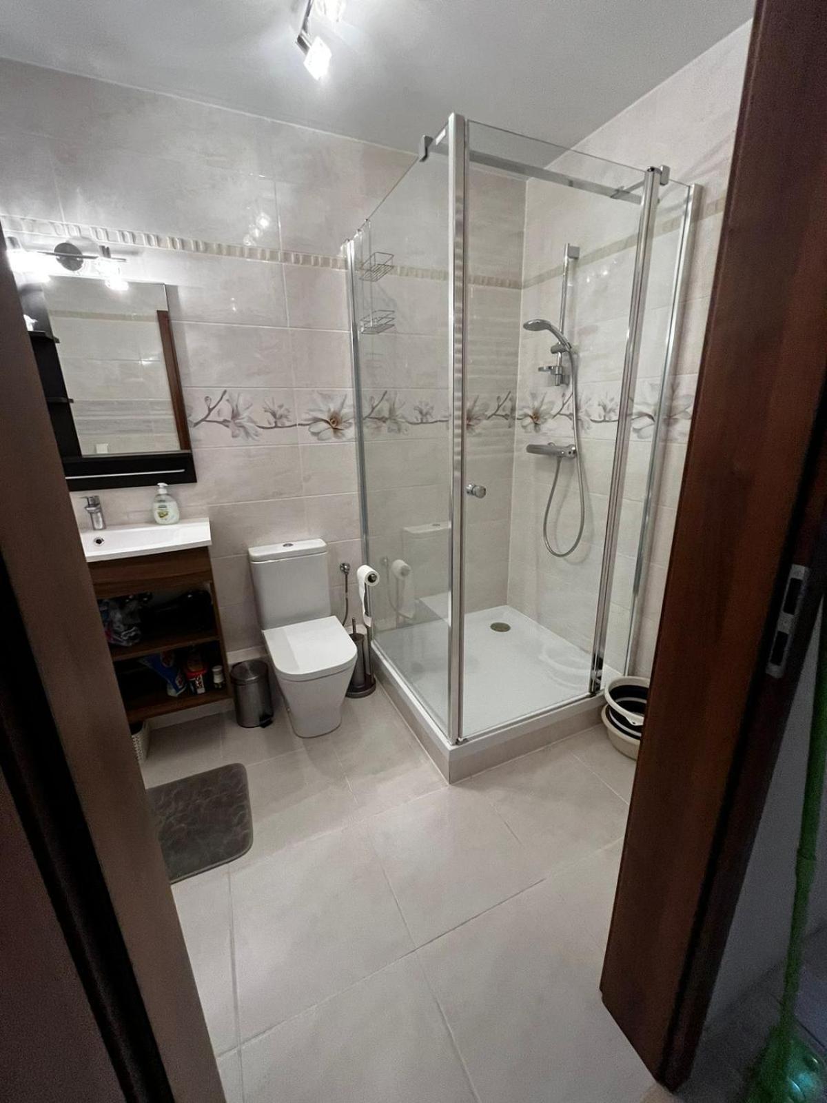 Cozy Corner: Apartment With Wifi And Private Balcony Вроцлав Екстер'єр фото