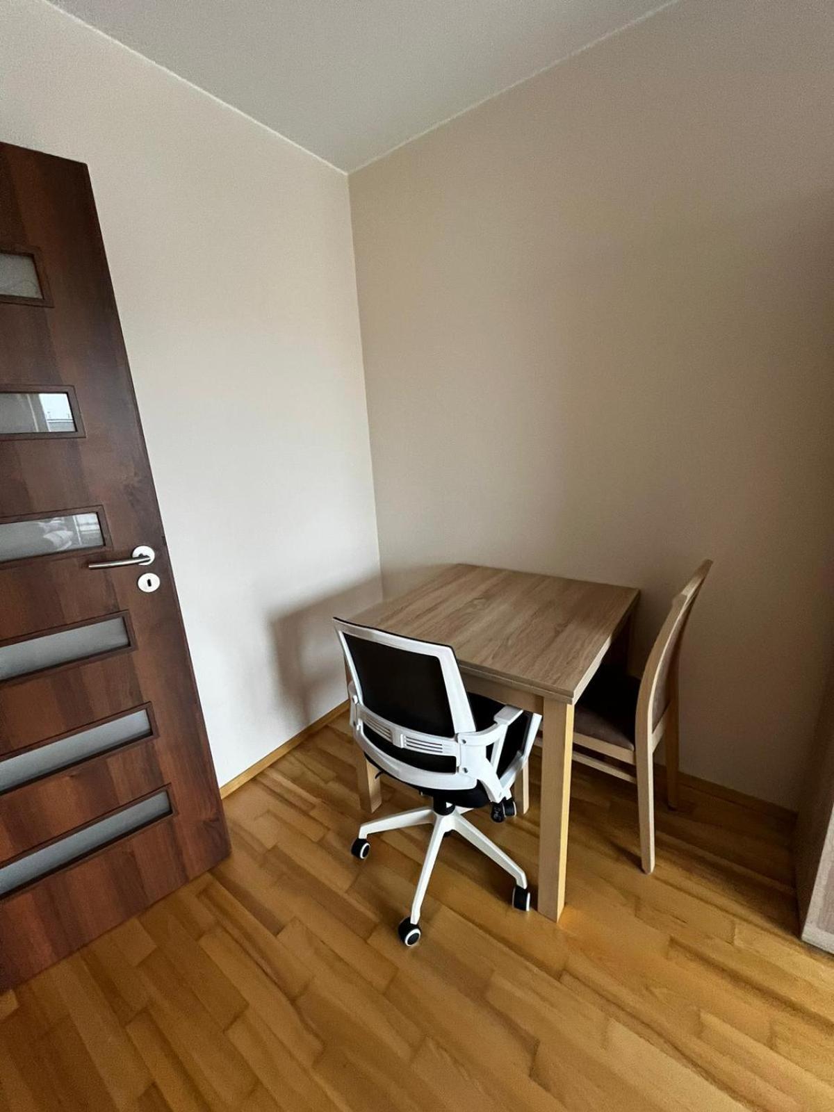 Cozy Corner: Apartment With Wifi And Private Balcony Вроцлав Екстер'єр фото